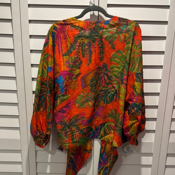 FARM Rio NWT Urban Jungle Colorful  Print Tie-Front Blouse. - Picture 8 of 12